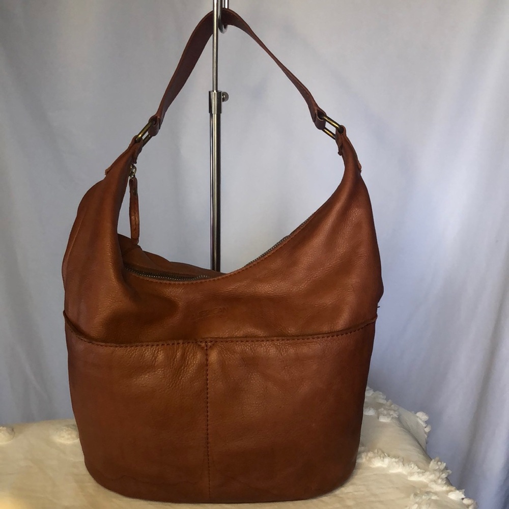 AMERICAN LEATHER CO. brown leather hobo style handbag. Brass hardware.